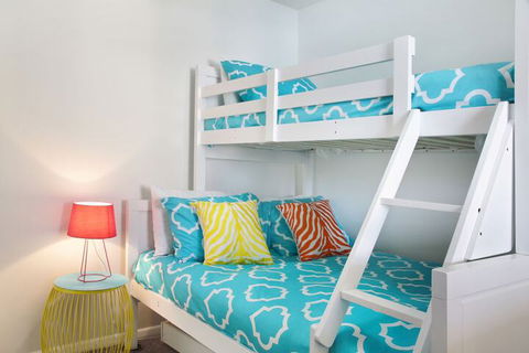 Seaview Sunset Holiday Apartments - Accommodation Asia 4