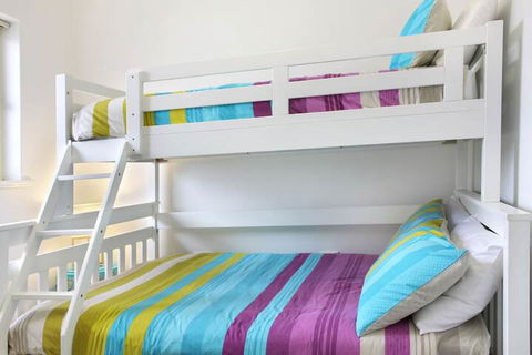 Seaview Sunset Holiday Apartments - Accommodation Asia 5