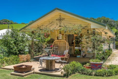 Baileys On Fernleigh - Accommodation Asia 0