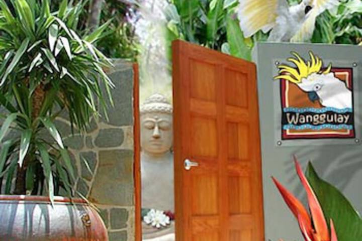 Kamerunga QLD Accommodation Guide