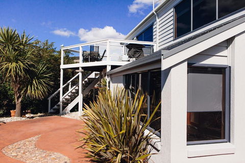 Beach Break - Accommodation Guide 3