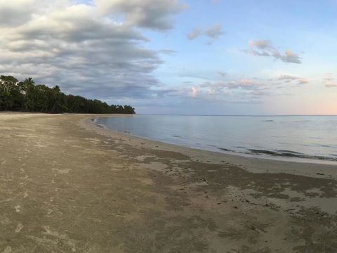 Coconut Beach House - Accommodation Guide 6