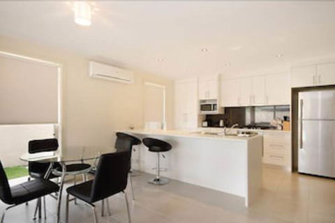 Fringe Apartments - Accommodation Guide 1