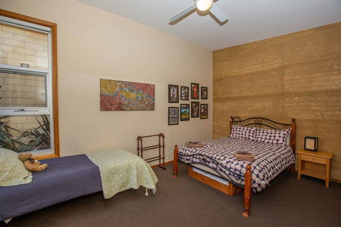 The Chocolate Lily Bed & Breakfast - Accommodation Guide 7