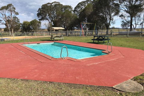 Swan Reach Holiday Park - Accommodation Guide 1