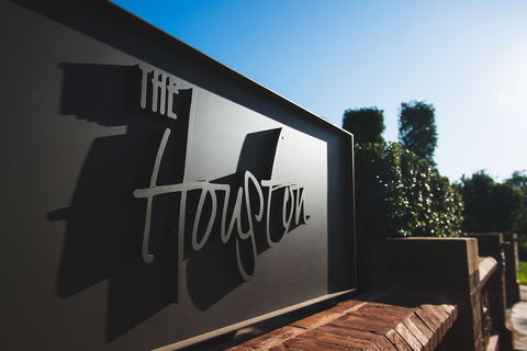 The Houston - Accommodation Guide 0