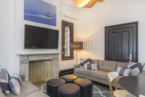 Dalziel Lodge - Accommodation Asia 6