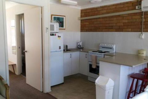 Sundial Holiday Units - Accommodation Asia 4