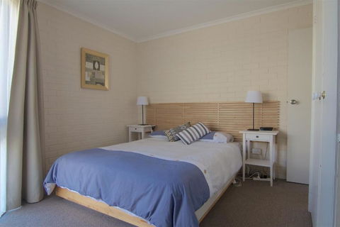 The Sands Holiday Apartments - Accommodation Asia 6