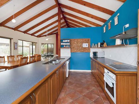 Holiday On The Terrace - Accommodation Guide 6