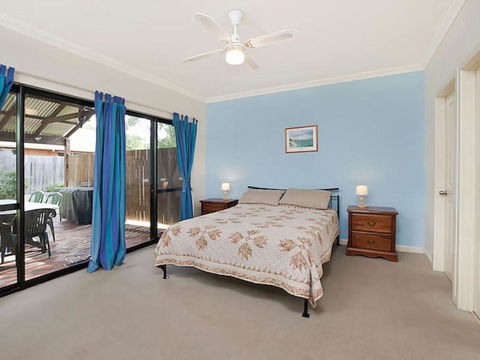 Holiday On The Terrace - Accommodation Guide 1