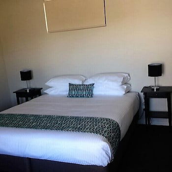 Emu Flat SA Accommodation Guide