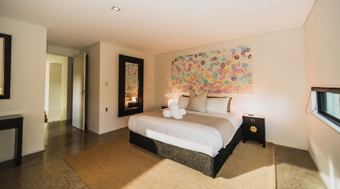 The Roozen Residence - Accommodation Guide 0