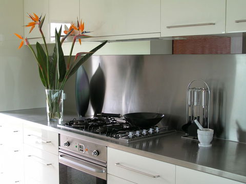 The Roozen Residence - Accommodation Guide 6