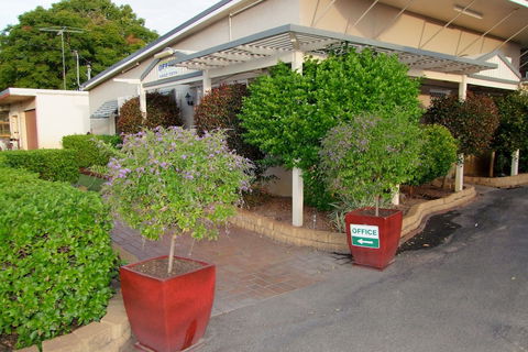 Acacia Motel - Accommodation Guide 0