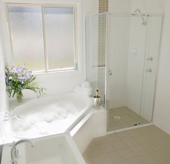Nightingale Luxury Villas - Accommodation Asia 5