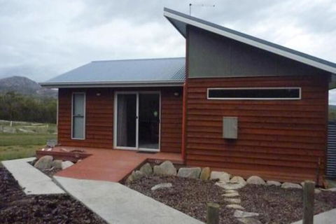 Yakkalla Holiday Cottage - Accommodation Guide 1