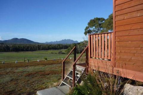 Yakkalla Holiday Cottage - Accommodation Guide 2