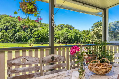 Escape To Baileys On Fernleigh - Accommodation Asia 2