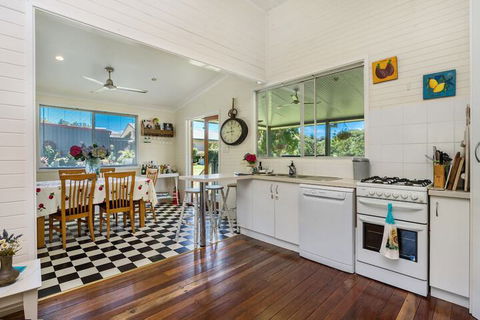Escape To Baileys On Fernleigh - Accommodation Asia 4
