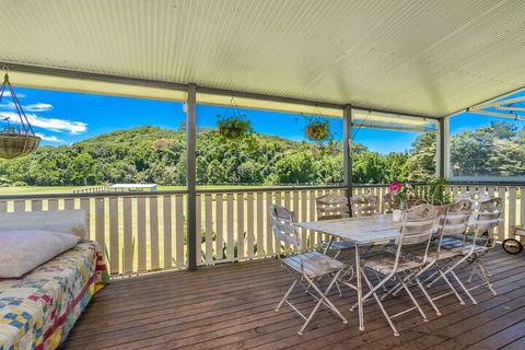 Escape To Baileys On Fernleigh - Accommodation Asia 5