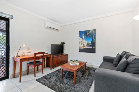 The Coffee House Apartments & Bistro - Accommodation Asia 10