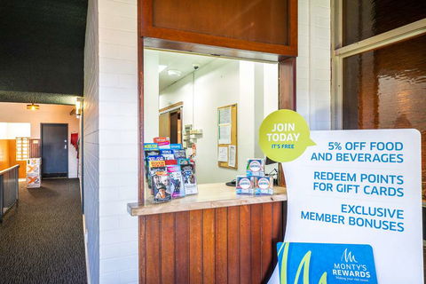 Chardons Corner Hotel - Accommodation Guide 1