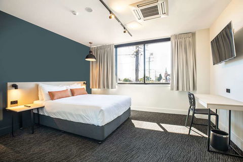 Chardons Corner Hotel - Accommodation Guide 6
