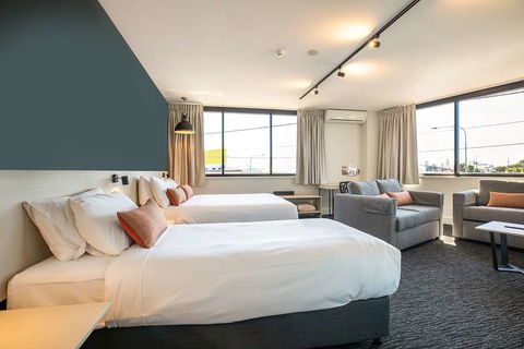 Chardons Corner Hotel - Accommodation Guide 7