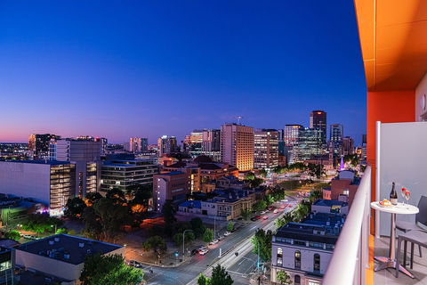 Tom's Court Hotel - Accommodation Asia 0