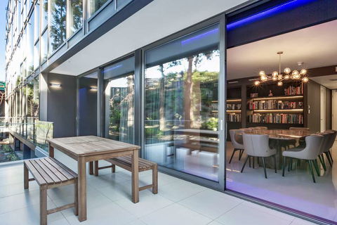 Good Life Suites - Accommodation Guide 3