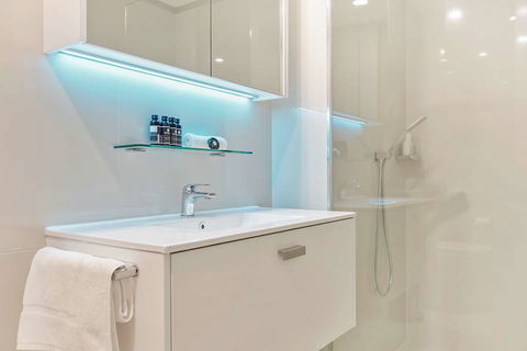 Good Life Suites - Accommodation Guide 7