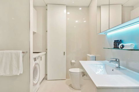 Good Life Suites - Accommodation Guide 8