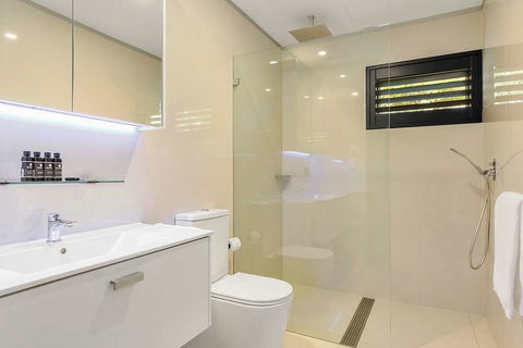 Good Life Suites - Accommodation Guide 16