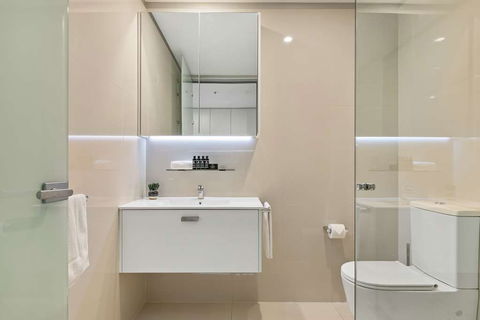 Good Life Suites - Accommodation Guide 17