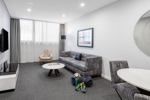 Meriton Serviced Apartments North Sydney - Accommodation Guide 4