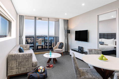 Meriton Serviced Apartments North Sydney - Accommodation Guide 10