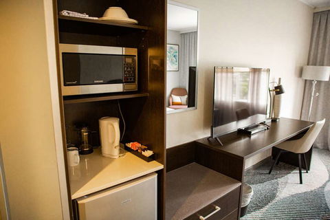 Royal Pacific Hotel - Accommodation Guide 3