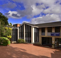 Twin Towers Inn