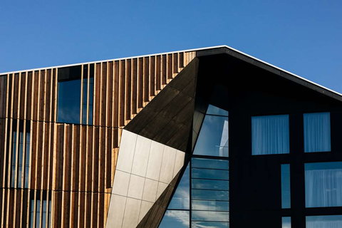 Macq 01 Hotel - Accommodation Asia 1