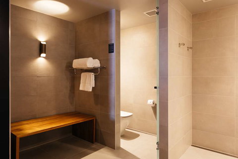 Macq 01 Hotel - Accommodation Asia 2