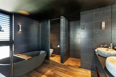 Macq 01 Hotel - Accommodation Asia 4