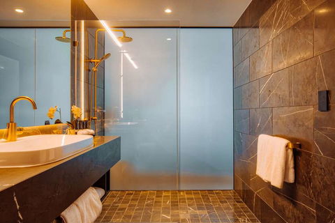 Eatons Hill Hotel - Accommodation Guide 5
