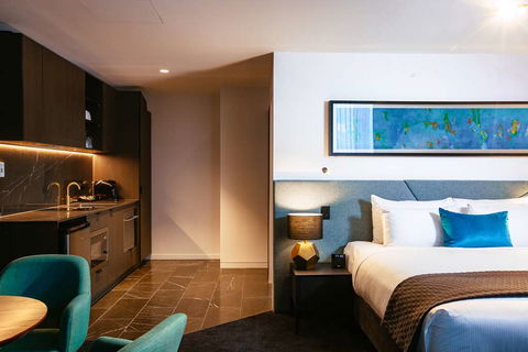 Eatons Hill Hotel - Accommodation Guide 9