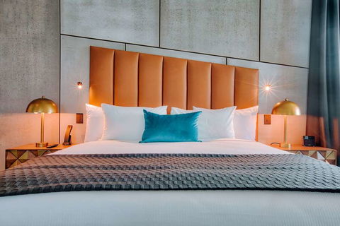 Eatons Hill Hotel - Accommodation Guide 13