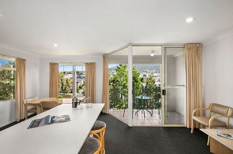 Quest Trinity House - Accommodation Guide 2