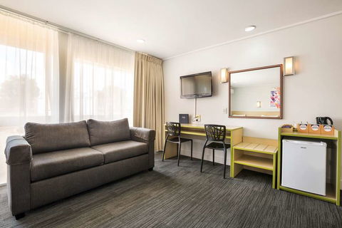 Nightcap At Coolaroo Hotel - Accommodation Asia 9