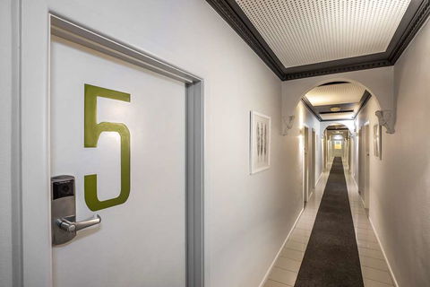 Skyways Hotel - Accommodation Guide 1