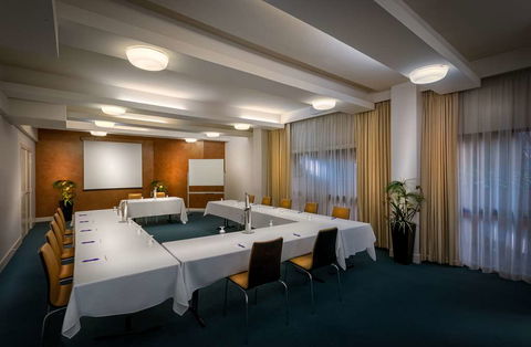 Best Western Plus Travel Inn Hotel - Accommodation Guide 11