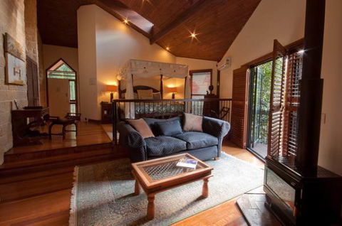 Escarpment Retreat - Accommodation Asia 2